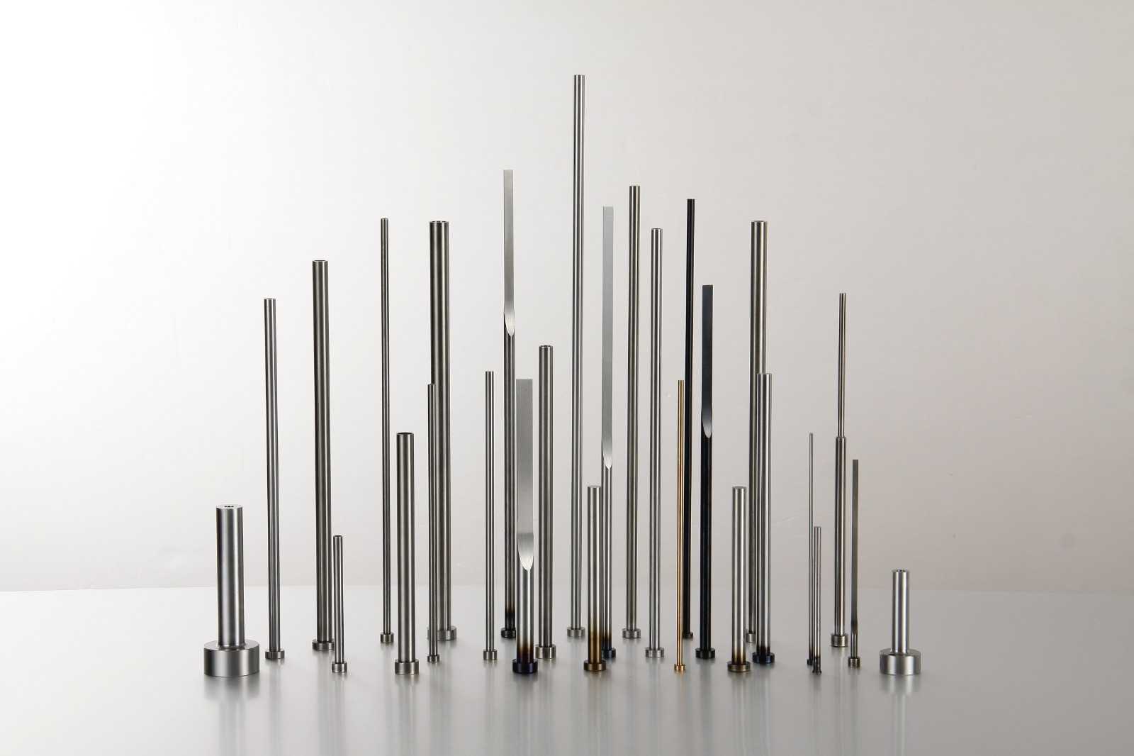 要求模具壽命較高時(shí)冷沖模凹凸材料可選，要使冷沖壓模具正常而平